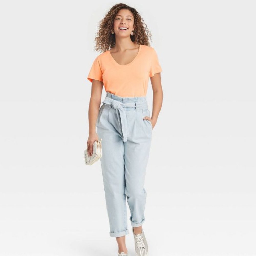 Short Sleeve Scoop Neck T-Shirt